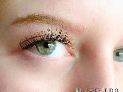 eyelash extensions 12